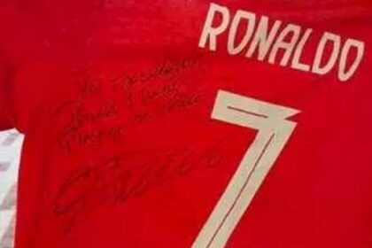 نلعب من أجل السلام.. رسالة وهدية خاصة من رونالدو لترمب