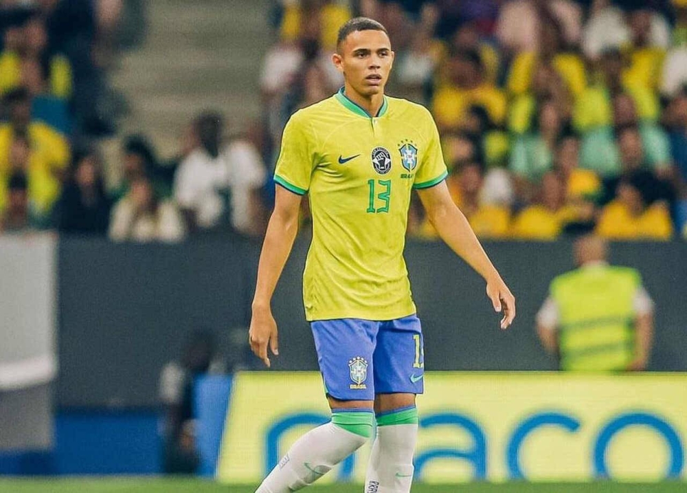 خطة صامتة.. برشلونة يناور خلف الكواليس لضم ظهير موناكو خطة صامتة.. برشلونة يناور خلف الكواليس لضم ظهير موناكو