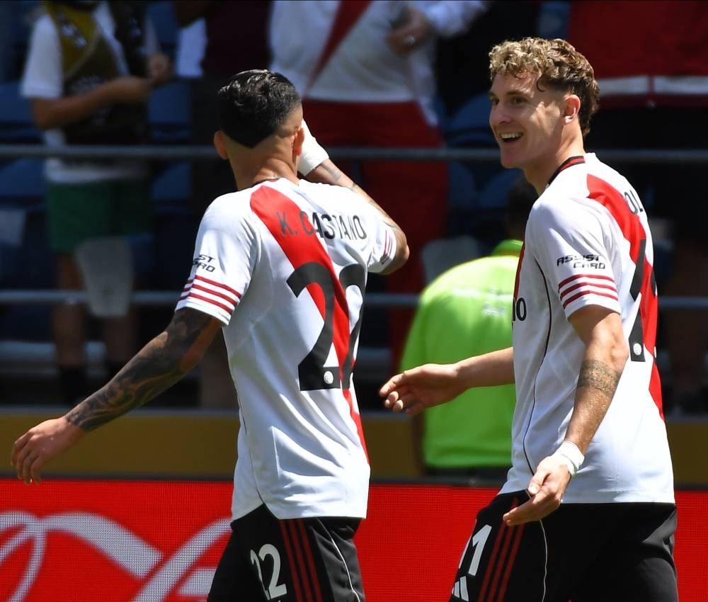 ريفر بليت يتجاوز أوراوا بثلاثة أهداف ريفر بليت يتجاوز أوراوا بثلاثة أهداف