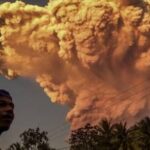 إندونيسيا: ثوران بركان ليوتوبي يوقف رحلات بالي ويثير الذعر