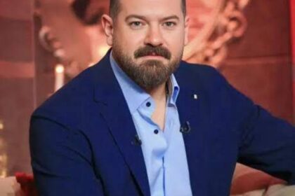 عمرو يوسف بطلاً لـ«موسم صيد الغزلان» في أولى تجاربه مع أحمد مراد