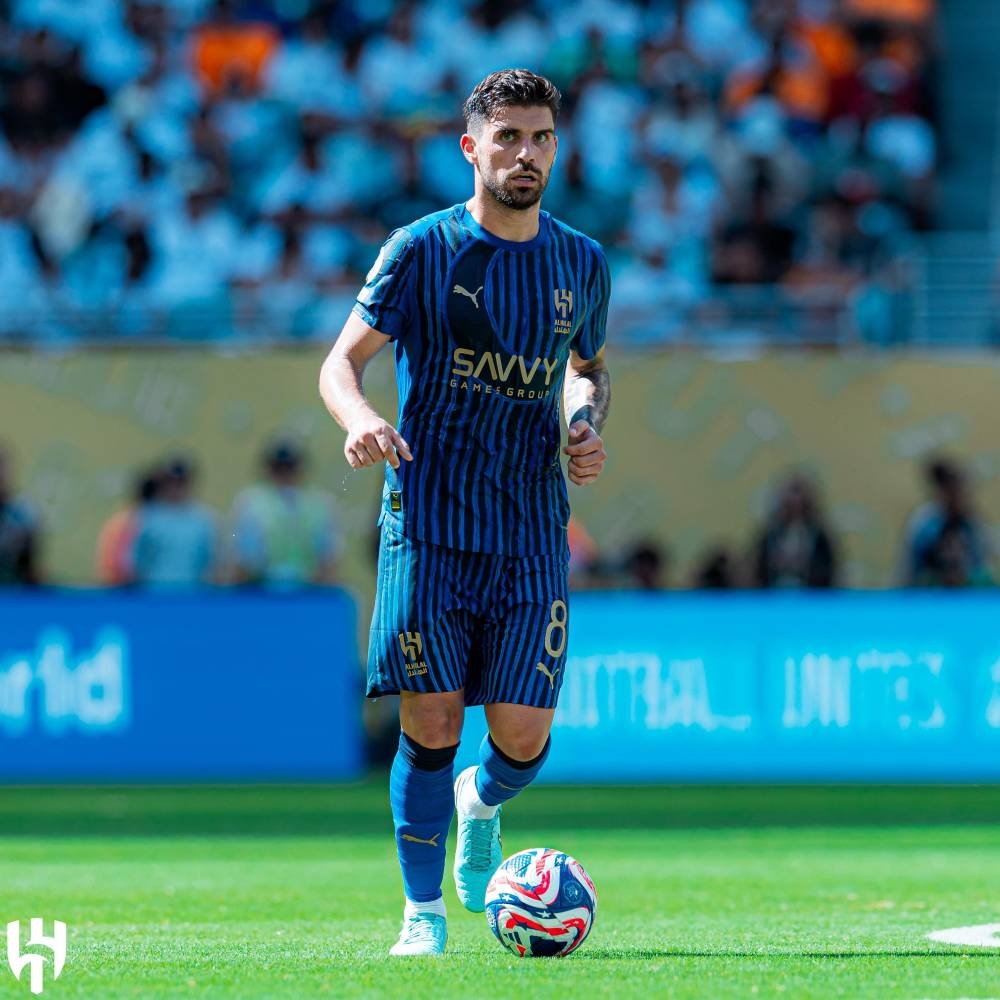 نيفيز يبصم على الريال نيفيز يبصم على الريال