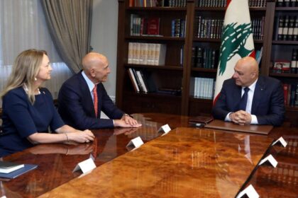 مبعوث أمريكا إلى سورية في بيروت محذراً من زجّ حزب الله في النزاع الإقليمي