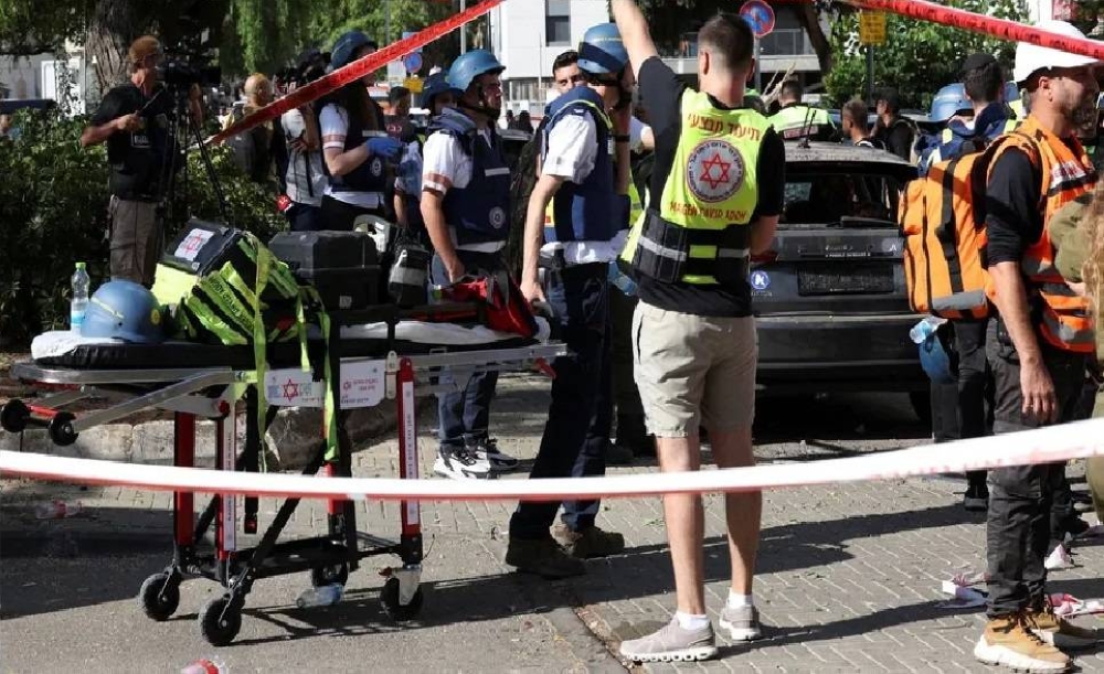 قصف إيراني يستهدف مواقع في تل أبيب.. وإسرائيل: استهدفنا منصات إطلاق الصواريخ قصف إيراني يستهدف مواقع في تل أبيب.. وإسرائيل: استهدفنا منصات إطلاق الصواريخ