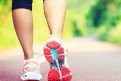 ماذا يمكن أن يحدث لظهرك بعد 100 دقيقة مشي ؟