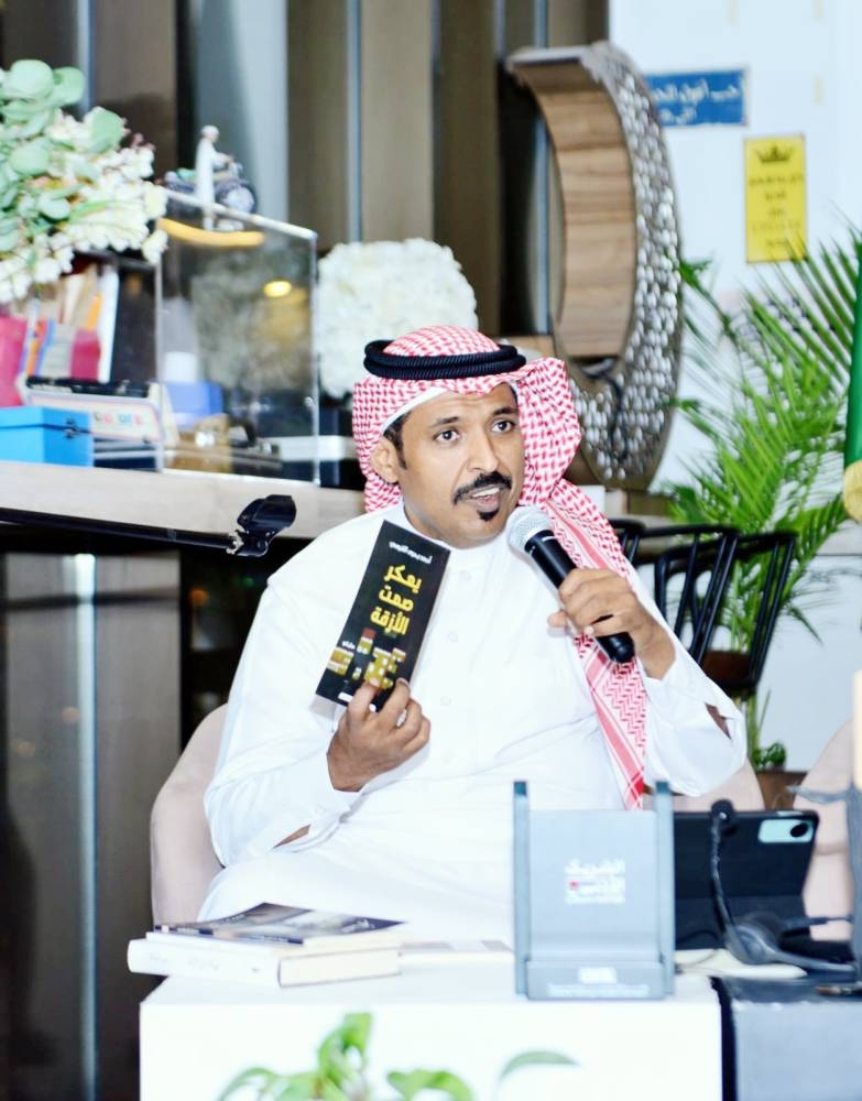 أحمد القيسي: المجحف بحق «الهايكو» يسيء إلى نفسه.. وأعيش صراعاً يرسم ملامح نصوصي أحمد القيسي: المجحف بحق «الهايكو» يسيء إلى نفسه.. وأعيش صراعاً يرسم ملامح نصوصي