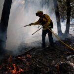 أمريكا تواجه حرائق كارثية.. هل أضعفت سياسات ترمب الدفاعات؟