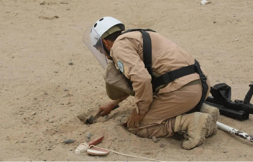 «مسام»: تطهير أكثر من 67 مليون متر مربع وانتزاع 500 ألف لغم من الأراضي اليمنية «مسام»: تطهير أكثر من 67 مليون متر مربع وانتزاع 500 ألف لغم من الأراضي اليمنية