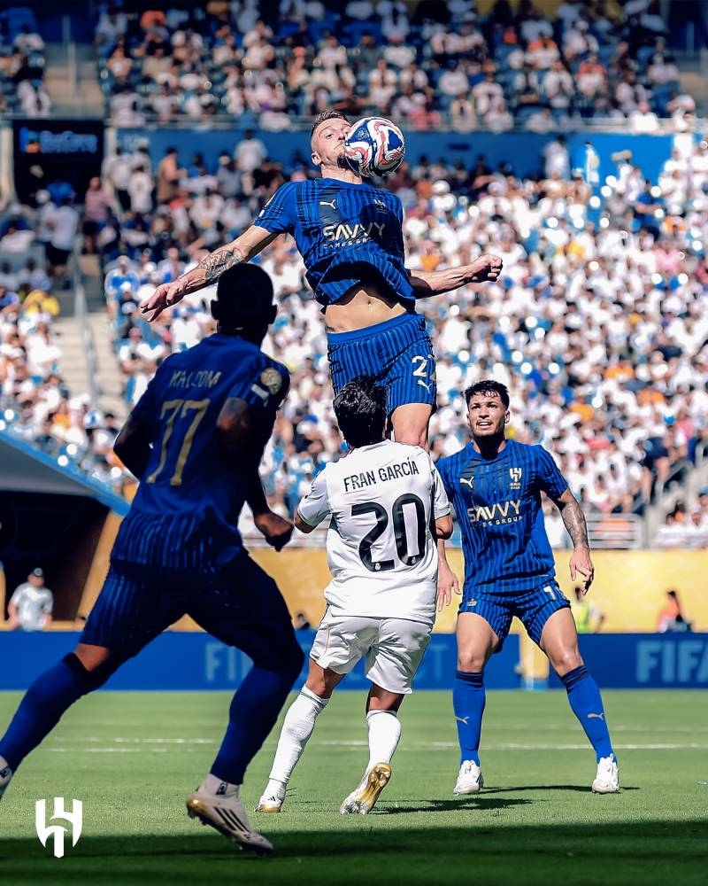 جابر لـ«عكاظ»: الهلال كان نداً لريال مدريد جابر لـ«عكاظ»: الهلال كان نداً لريال مدريد