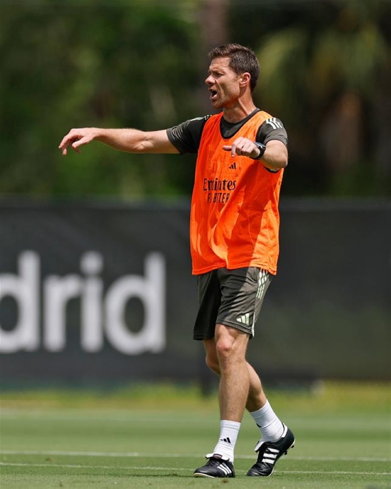 ألونسو يراقب تدريبات ريال مدريد بطائرات «درون» ألونسو يراقب تدريبات ريال مدريد بطائرات «درون»