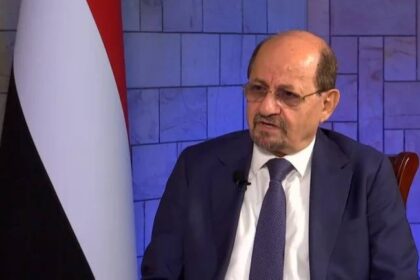 وزير الخارجية اليمني يحذّر الحوثيين من الانخراط في أي حرب
