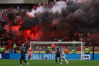 جمهور الوداد المغربي يصنع أجواء خيالية في المونديال