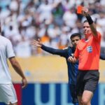 مفاجأة غير معتادة.. طرد مدافع ريال مدريد بعد 7 دقائق فقط من بداية اللقاء