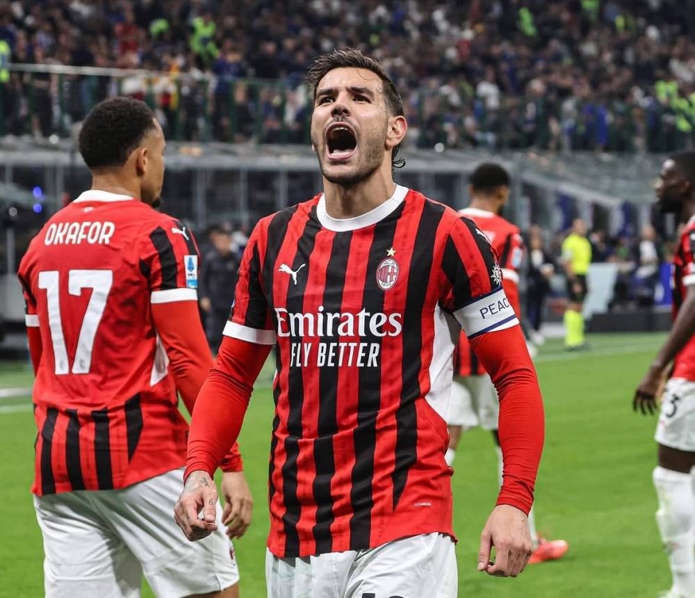 الصفقة قيد الإعلان.. الهلال ينتظر موافقة لاعب ميلان ثيو هيرنانديز الصفقة قيد الإعلان.. الهلال ينتظر موافقة لاعب ميلان ثيو هيرنانديز