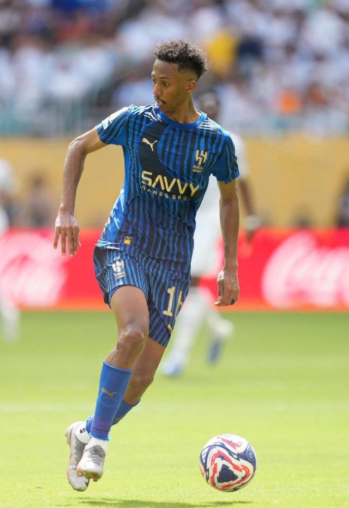 مدرب الهلال «إنزاغي» يعيد اكتشاف «ناصر الدوسري» في مونديال الأندية مدرب الهلال «إنزاغي» يعيد اكتشاف «ناصر الدوسري» في مونديال الأندية