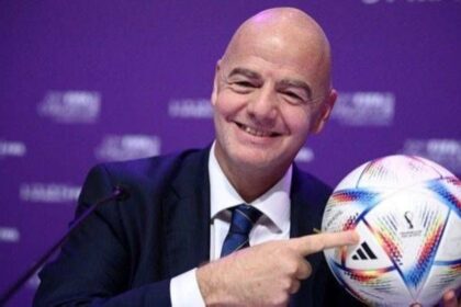 رئيس الفيفا للشباب في أمريكا: كرة القدم طريقكم للمال والشهرة
