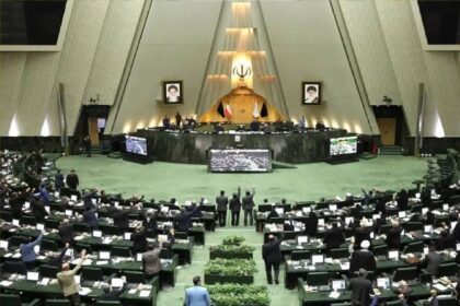 البرلمان الإيراني يوافق مبدئياً على تعليق التعاون مع الوكالة الدولية للطاقة الذرية