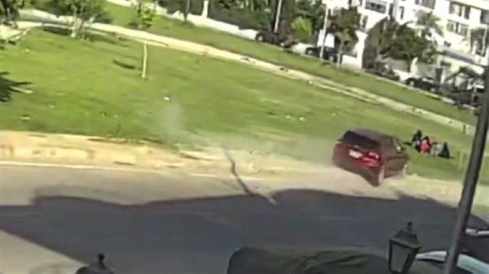 مأساة في «التجمع الخامس بالقاهرة».. سيدة تدهس أسرة داخل حديقة مأساة في «التجمع الخامس بالقاهرة».. سيدة تدهس أسرة داخل حديقة