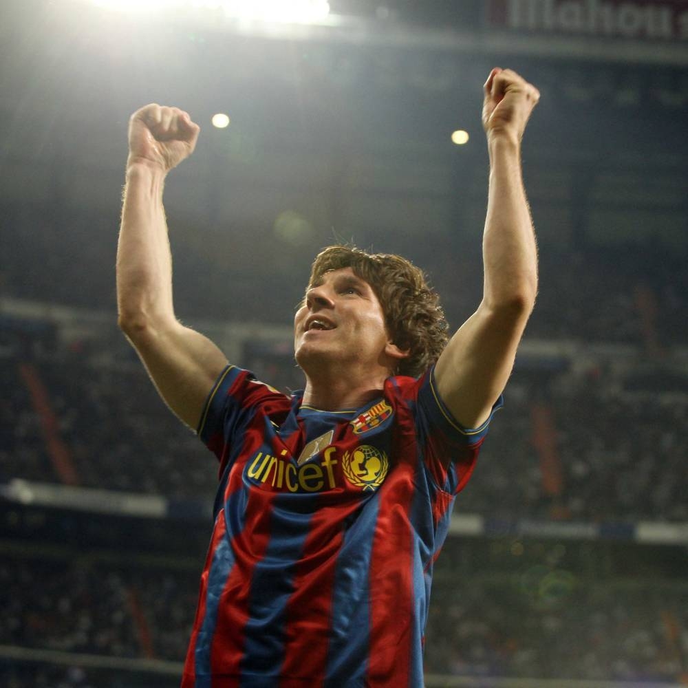 الأرجنتيني «ميسي» يحتفل بعيد ميلاده الـ38.. وبرشلونة يستعرض إنجازاته الأرجنتيني «ميسي» يحتفل بعيد ميلاده الـ38.. وبرشلونة يستعرض إنجازاته