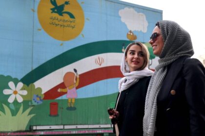 إسرائيل: الحرب لم تنتهِ.. وإيران: سندافع عن حقوقنا بالمفاوضات