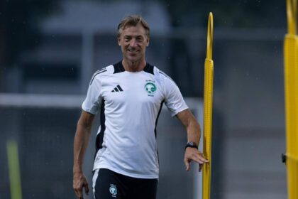 رينارد يبحث عن انتصار تاريخي للمنتخب السعودي أمام المكسيك