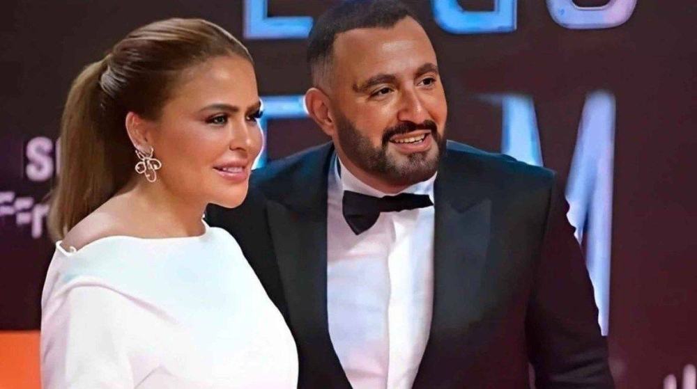 «مطاردة بالسيارة».. مها الصغير تتهم أحمد السقا بضربها داخل كمبوند ! «مطاردة بالسيارة».. مها الصغير تتهم أحمد السقا بضربها داخل كمبوند !