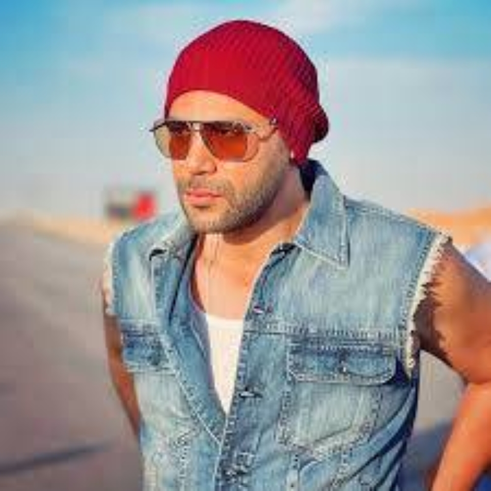 نفذ حركة خطيرة في منطقة صحراوية.. «صقر وكناريا» يصيب محمد إمام نفذ حركة خطيرة في منطقة صحراوية.. «صقر وكناريا» يصيب محمد إمام