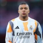 مبابي يقاضي باريس سان جيرمان بتهمة الابتزاز