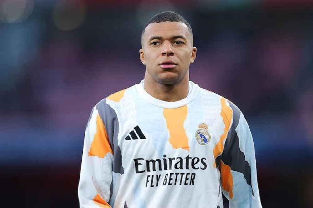 مبابي يقاضي باريس سان جيرمان بتهمة الابتزاز مبابي يقاضي باريس سان جيرمان بتهمة الابتزاز