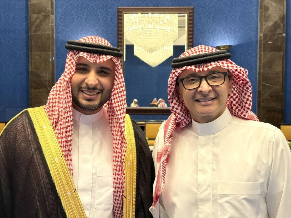 عبدالمجيد عبدالله يزف نجله في البحرين.. ويشكر جمهوره