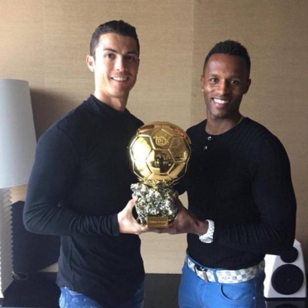 اللجنة الفنية في النصر تستعد لاستقبال خوسيه سيميدو بجانب بدر الحقباني اللجنة الفنية في النصر تستعد لاستقبال خوسيه سيميدو بجانب بدر الحقباني