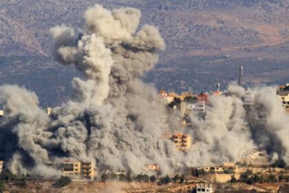غارات إسرائيلية على موقع لـ«حزب الله» في جنوب لبنان
