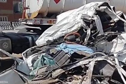بسبب السرعة الجنونية .. مصرع 14 مصرياً في اصطدام سيارتين