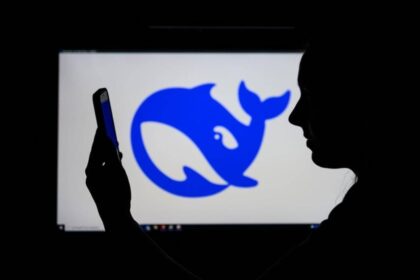 لماذا طلبت ألمانيا من آبل وجوجل إزالة «DeepSeek»؟