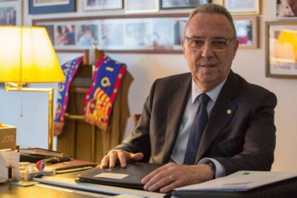 رئيس برشلونة السابق لـ«عكاظ»: مستوى الهلال أعجبني.. وتكريم ميسي بين سيناريوهين