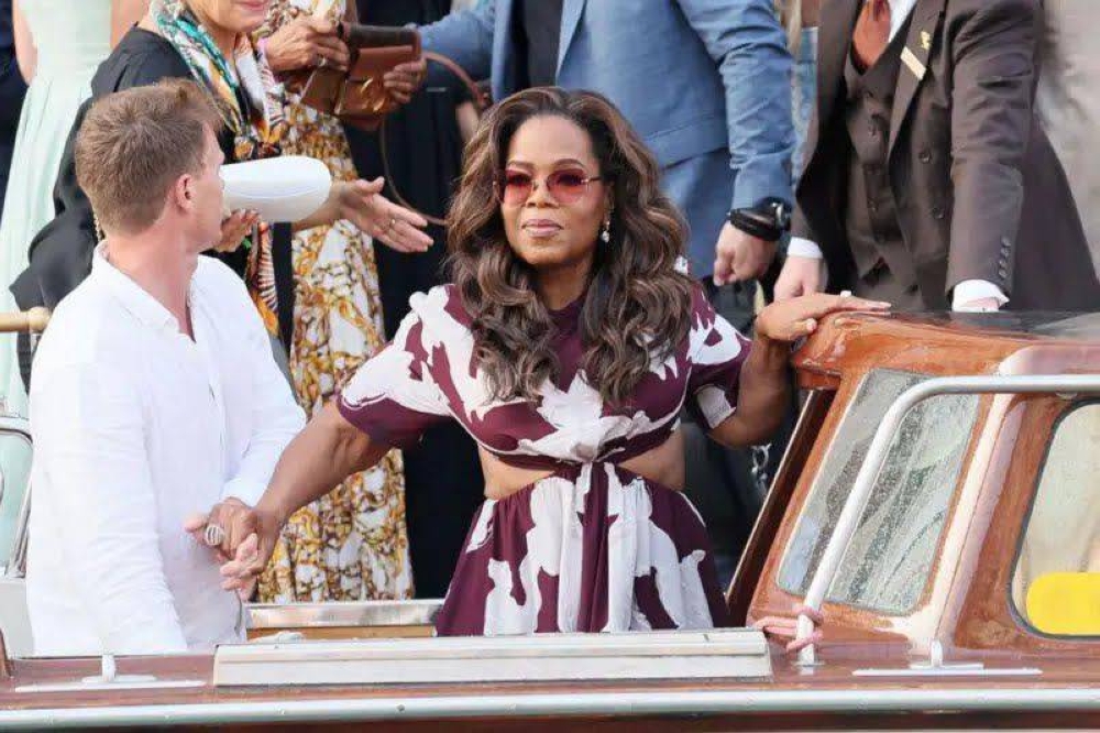 حفل زفاف جيف بيزوس ولورين يكلف نحو 56 مليون دولار حفل زفاف جيف بيزوس ولورين يكلف نحو 56 مليون دولار