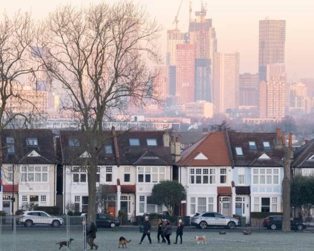 الهواء السام يخنق بريطانيا.. دعوات عاجلة لتوسيع مناطق الهواء النظيف الهواء السام يخنق بريطانيا.. دعوات عاجلة لتوسيع مناطق الهواء النظيف