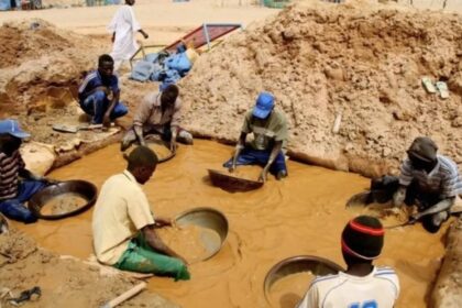 السودان:مقتل 50 في انهيار منجم ذهب