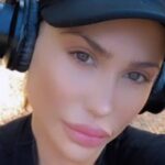 نجمة أسترالية تقطع رأس صديقها