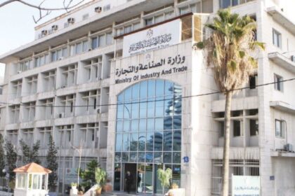 وزارة الصناعة: مخزون المملكة من المواد التموينية “آمن ومريح جدا”
