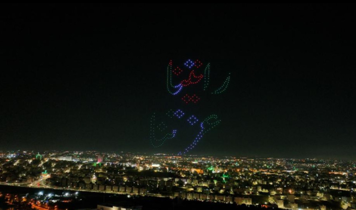 عروض للدرون احتفاء بفوز المنتخب على نظيره العُماني