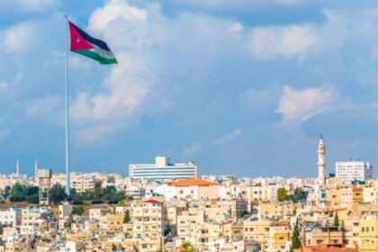 طقس حار نسبيا في اغلب المناطق حتى السبت