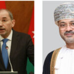 وزير الخارجية ونظيره العماني يؤكدان خطورة استمرار التصعيد بالمنطقة