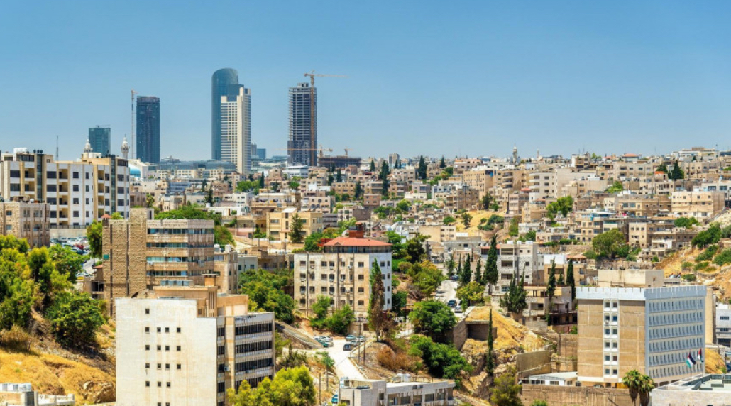 طقس حار نسبيًا حتى الاحد