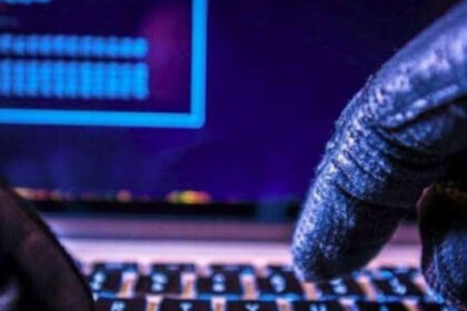 الجرائم الإلكترونية تنصح بتحديث تطبيقات المحادثة