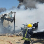 الدفاع المدني يتعامل مع حريق في مستودع مؤسسة تجارية شرق عمّان