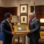 الملك يستقبل وفد منظمة (الفاو) ويتسلم ميدالية “أجريكولا”