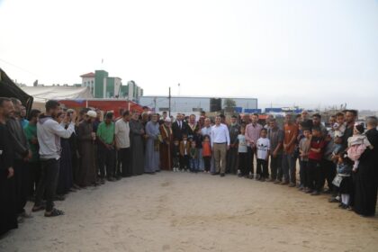 وفد من المجتمع المحلي في خان يونس يزور المستشفى الميداني الأردني غزة /٦