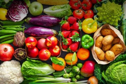 3341 طنًا من الخضار والفواكه تصل إلى السوق المركزي في عمان الاثنين