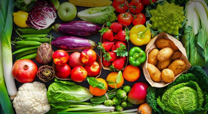 3341 طنًا من الخضار والفواكه تصل إلى السوق المركزي في عمان الاثنين